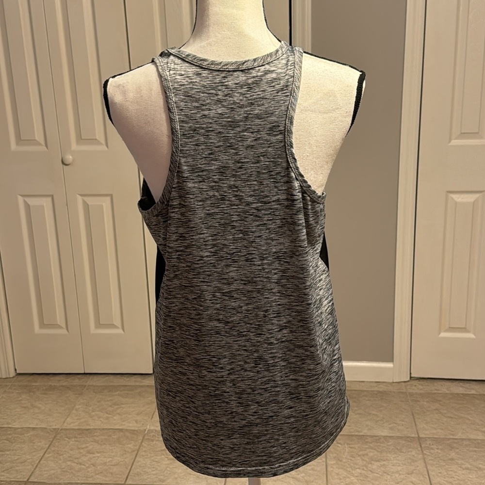 Real Essentials Razorback Active Tank - Picture 3 of 5